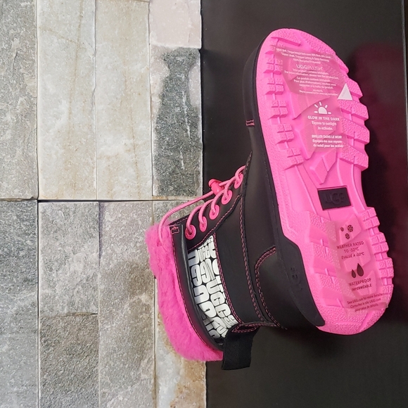 UGG Kids Butte II Cwr Snow Boot - Picture 9 of 9